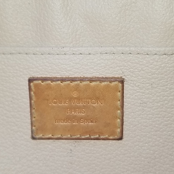 Louis Vuitton Poch. Cosmetic G.M. - Picture 11 of 16